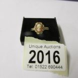 A 9ct gold cameo ring.