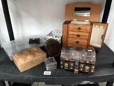 A good selection of costume jewellery and jewellery boxes