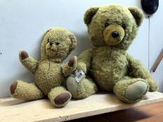 2 growler teddy bears,