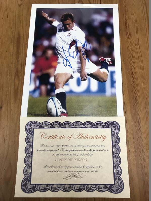A collection of autographs - Duran Duran, Robbie Williams, Jonny Wilkinson, - Image 6 of 11