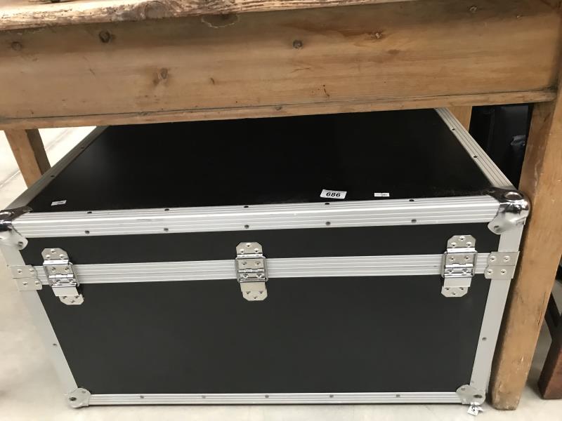 A Roadinger chest flight case