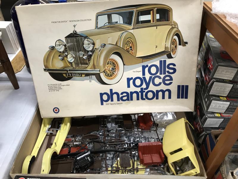 Over 20 model kits including some part-built featuring racing cars, Star Wars, wood kits, revel, - Image 20 of 20