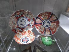 2 Imari plates, an Imari bowl and a small oriental teapot.