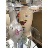 2 vases with flower design