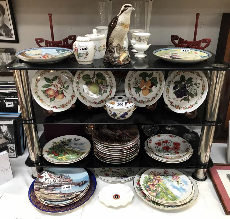 A quantity of collector's plates including Bradford exchange, Royal Albert, Royal Doulton etc.
