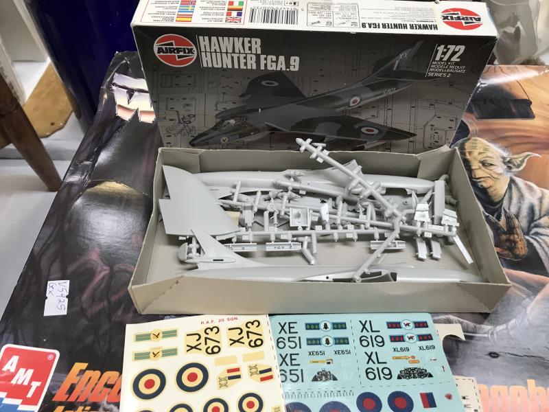 Over 20 model kits including some part-built featuring racing cars, Star Wars, wood kits, revel, - Image 16 of 20