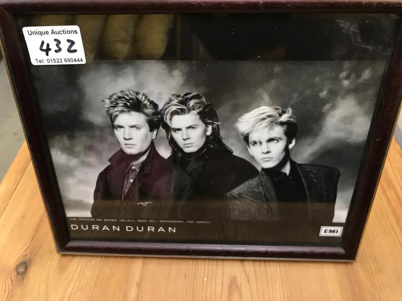 A collection of autographs - Duran Duran, Robbie Williams, Jonny Wilkinson, - Image 4 of 11