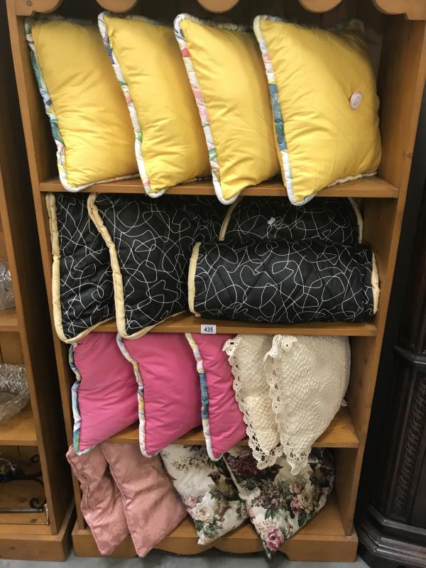 A good lot of assorted cushions (approximately 17)