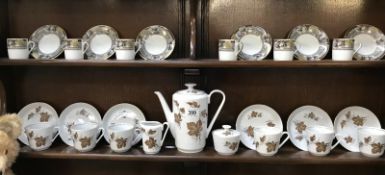 A mixed lot of assorted china tea and coffee ware.