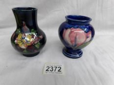 2 small Moorcroft vases (10 and 11 cm).