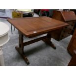 A good quality oak draw leaf table.