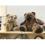 2 Teddy bears.