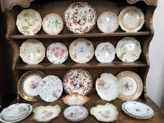 A large quantity of 19th and 20th century cabinet plates.