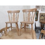 A set of 6 kitchen chairs.