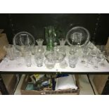 A mixed lot of glassware incl. etched glasses, vases etc.