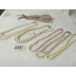 5 assorted pearl and simulated pearl necklaces (one with 9ct gold clasp) and another necklace (a/f).