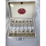 A boxed set of 6 new Royal Albert Old Country Roses tea spoons