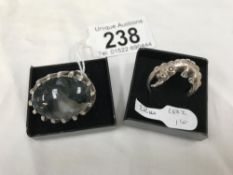 A silver and Agate & dragon ring