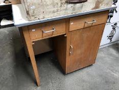 A retro kitchen table/cupboard.