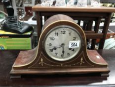 A mantel clock