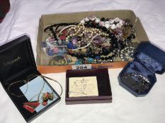 A mixed lot of costume jewellery