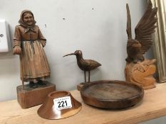 2 wooden birds,