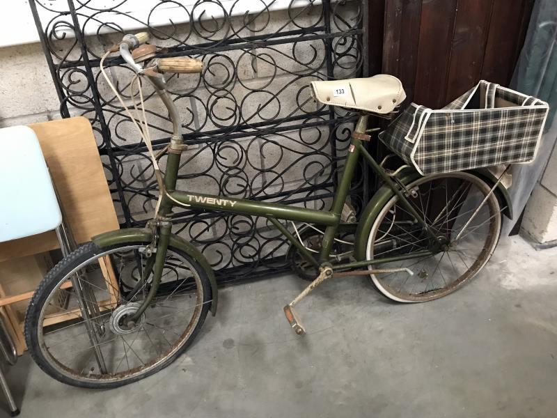 An old ladies bike