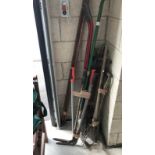 A quantity of garden tools