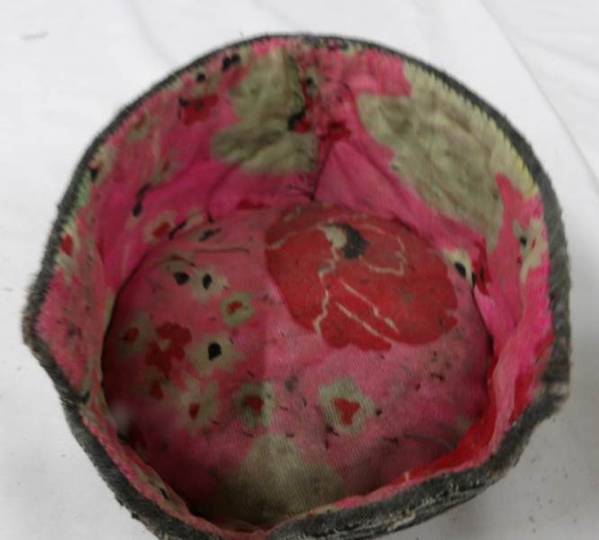 An antique smoking cap. - Image 3 of 3