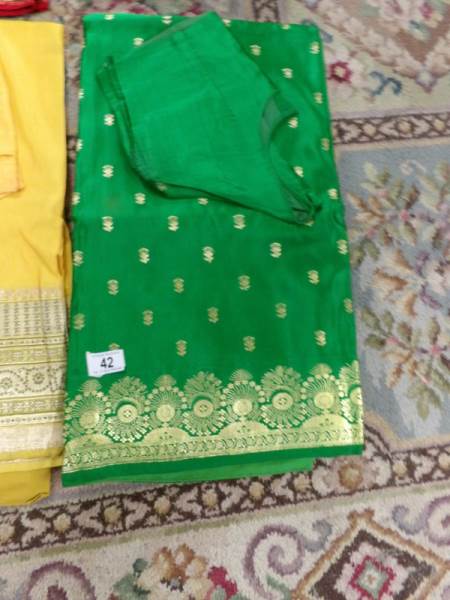 4 Indian sari's complete with tops in various colours. - Image 3 of 5