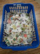A large quantity of stamps - GB,