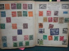 5 old stamp albums and a quantity of loose stamp pages with stamps including Victorian