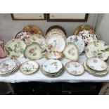 A large quantity of 19th & 20th century cabinet plates