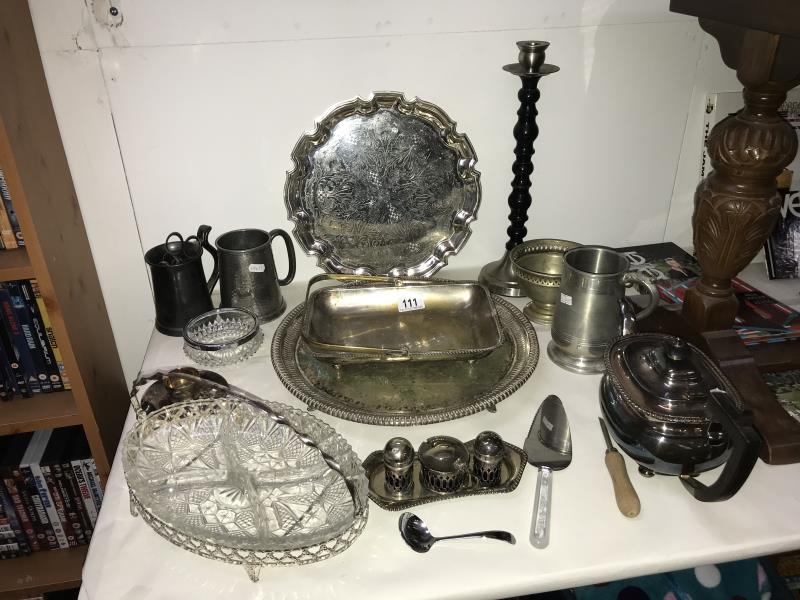 A quantity of silver plate and glass