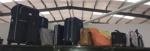 A quantity of holdalls,