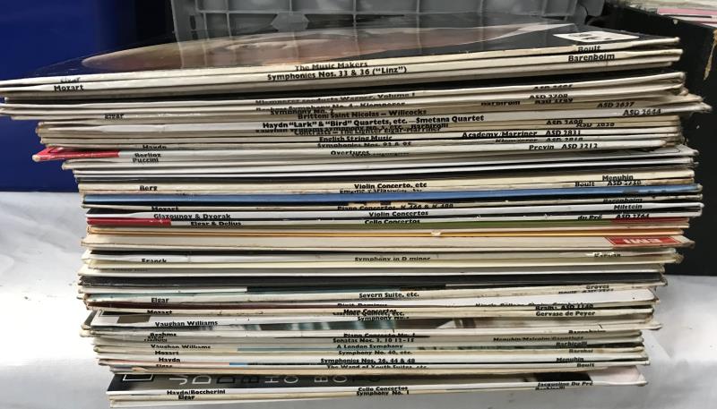 A box of classical LP records. - Image 2 of 2