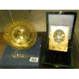 A cased People's Republic of China plaque and a cased Municipality of Kissimu plaque.