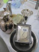 A quantity of silverplate items