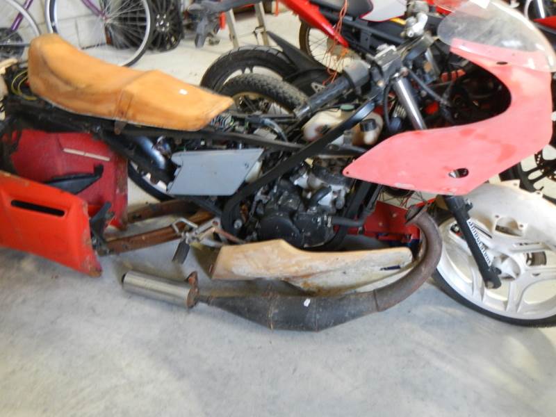 A Honda 125 motorcycle for parts, no ID or paperwork.