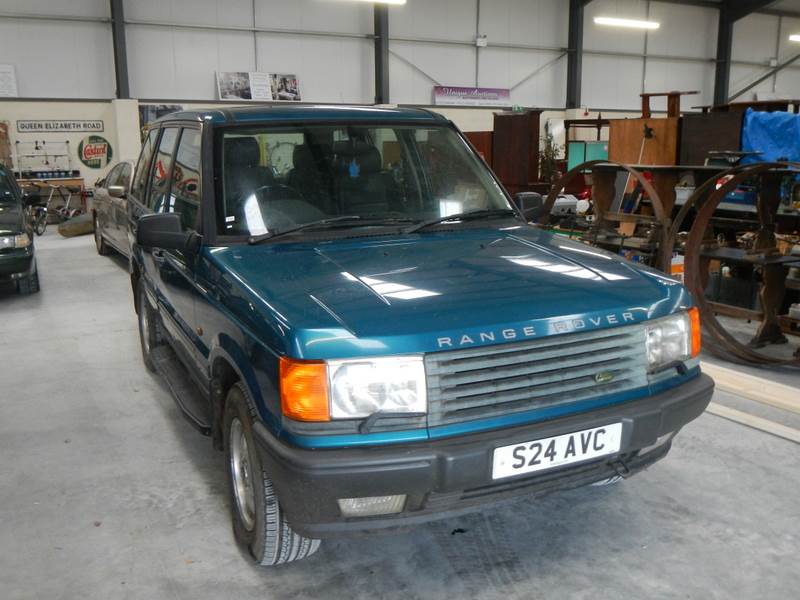 A 1998 Range Rover 4.6 HSE auto, private reg. no included. - Image 2 of 5