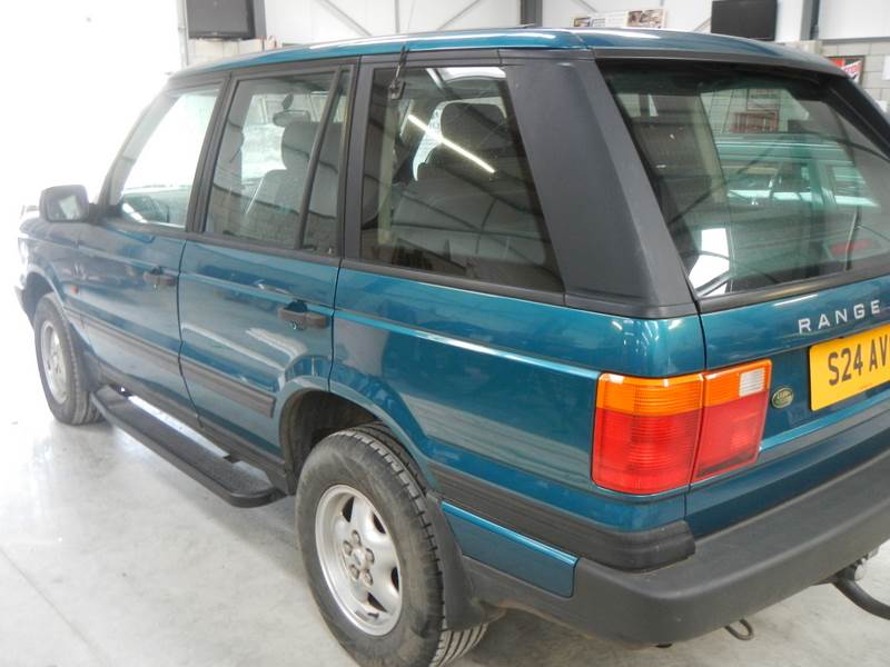 A 1998 Range Rover 4.6 HSE auto, private reg. no included. - Image 4 of 5