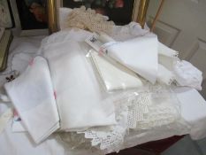 A quantity of linen and lace