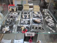 A quantity of costume jewellery,