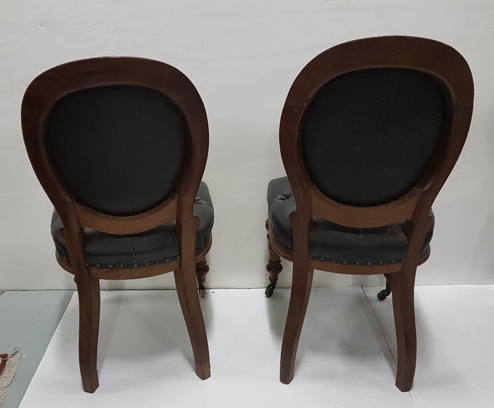 Set of 6 Button Back Victorian heavy mahogany dining chairs on turned front legs with casters, - Image 3 of 3