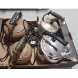 Box of 4 Electric Kettles incl. 2 copper, all in working condition (4)