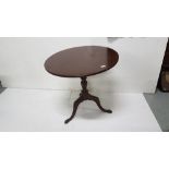 George III Period Mahogany Circular Tilt Top Table, 73cm dia on tripod base