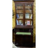 Secretaire mahogany Bookcase, 2 doors enclosing 3 mahogany shelves above a sliding desk top with