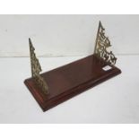 Table Bookstand, mahogany base with decorative brass side supports, 39cm w