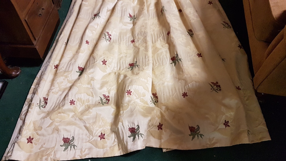 A pair of good quality Window Curtains, beige ground with striped and floral pattern fabric (with - Image 2 of 2