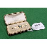 Late 19thC 9ct Gold Bar Brooch, Irish Claddagh Design, with a central emerald insert, in original